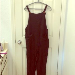 Never worn black jumper overalls